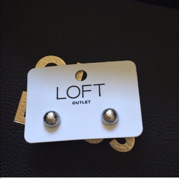 Textured silver ball stud earrings NWOT - Picture 2 of 3